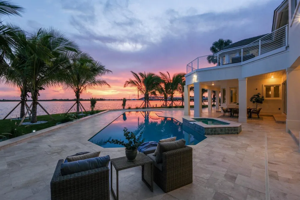 526 Point Lane Vero Beach, FL 32963