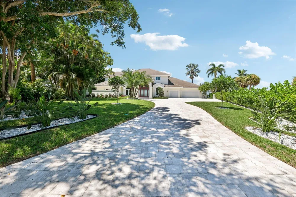 526 Point Lane Vero Beach, FL 32963