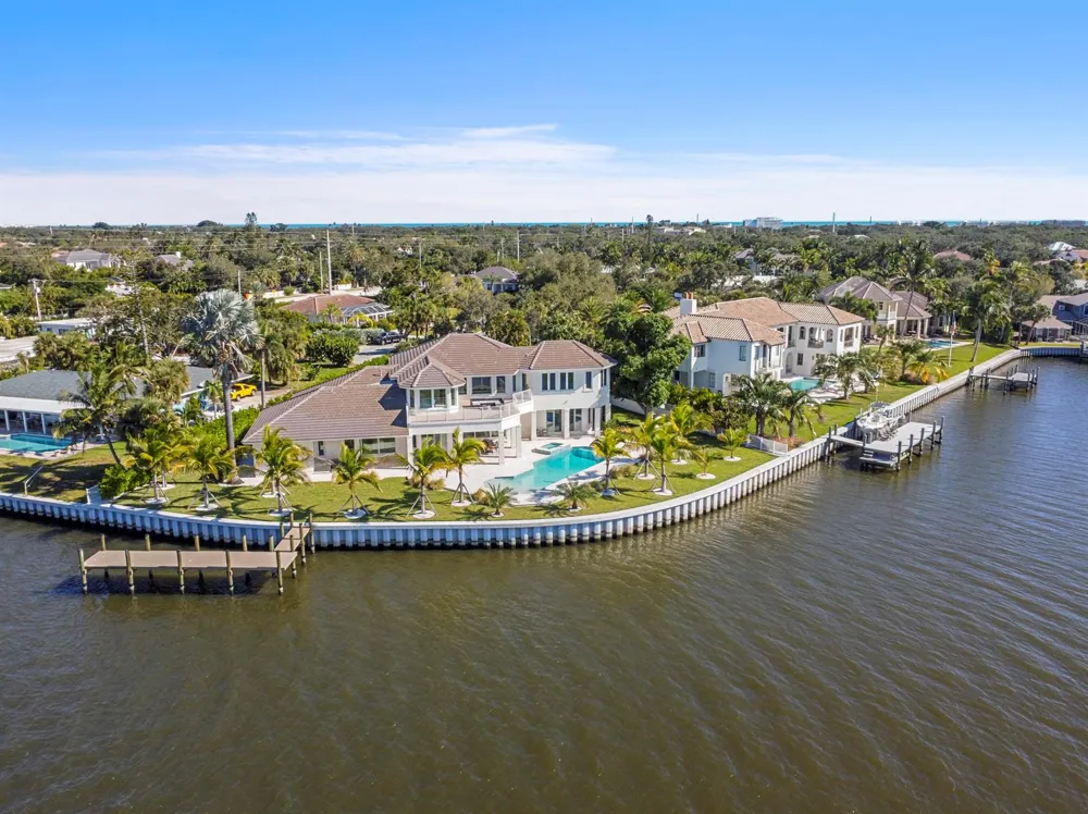 526 Point Lane Vero Beach, FL 32963