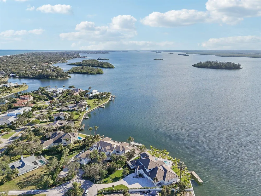 526 Point Lane Vero Beach, FL 32963