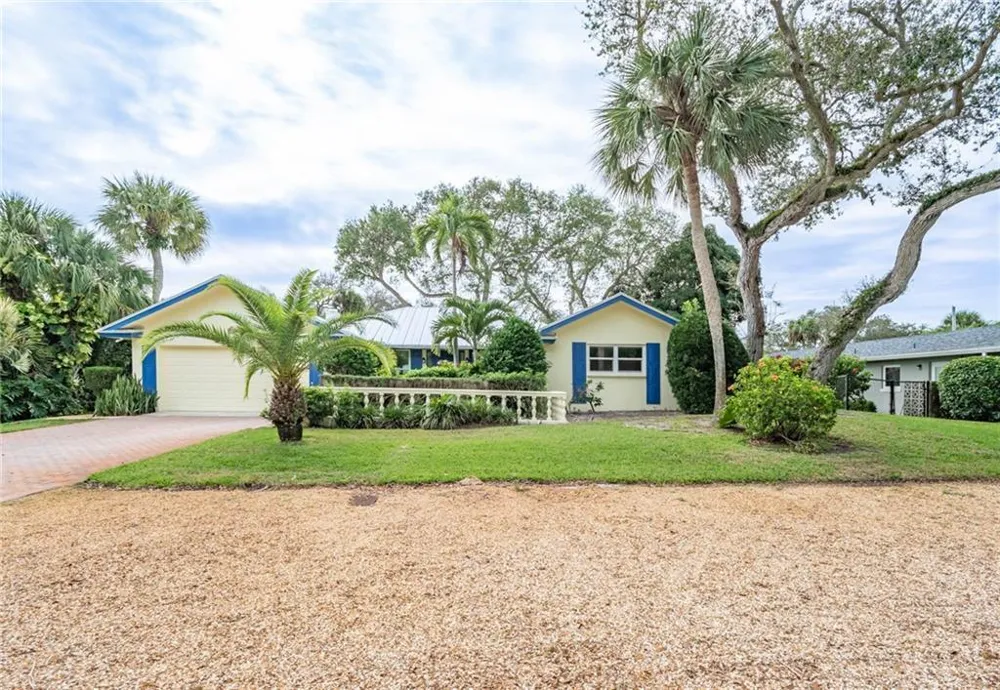 626 Honeysuckle Lane Vero Beach, FL 32963