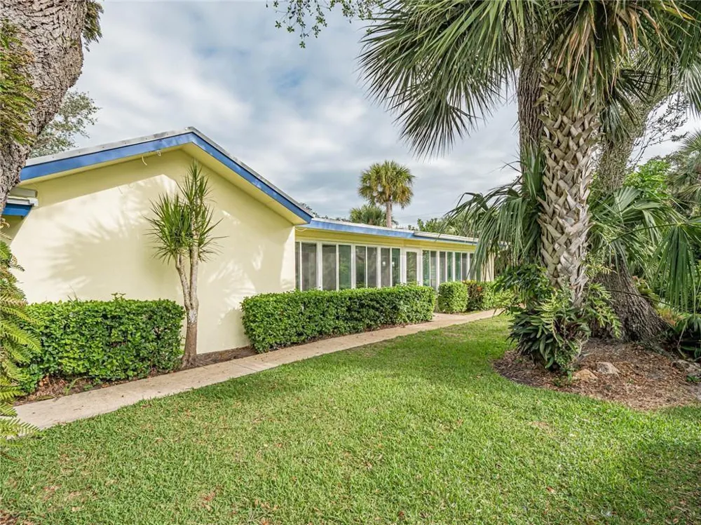 626 Honeysuckle Lane Vero Beach, FL 32963