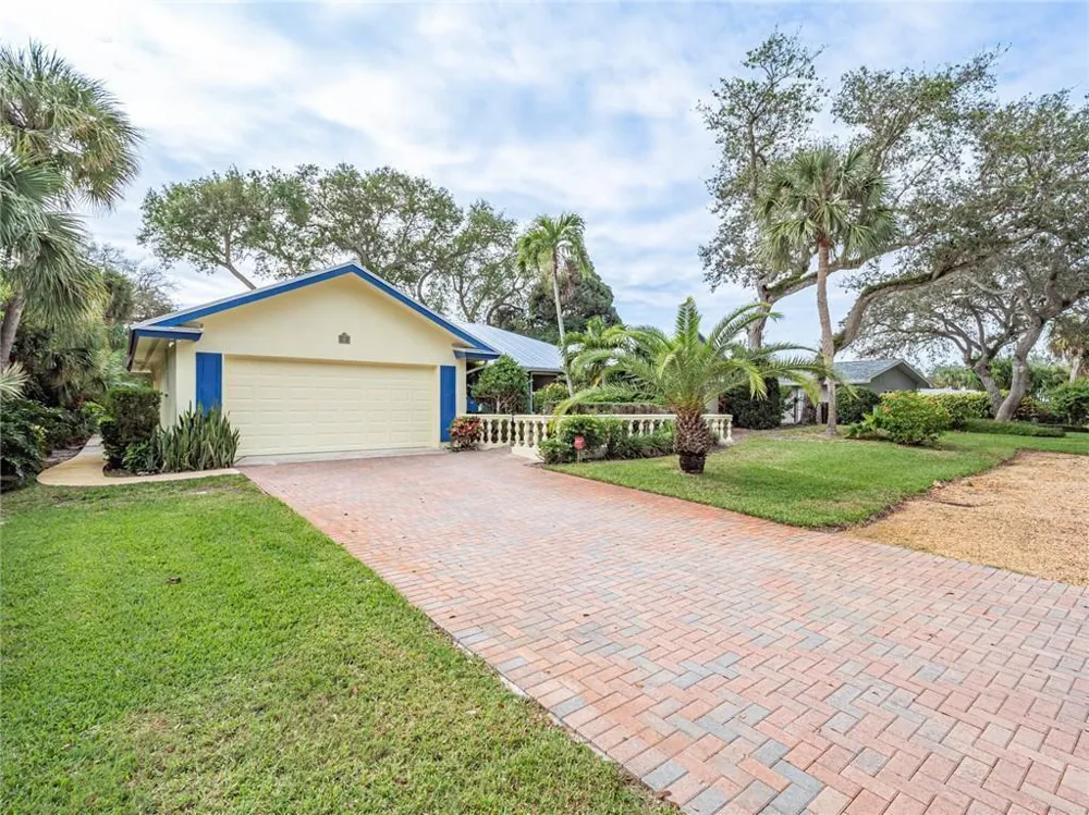 626 Honeysuckle Lane Vero Beach, FL 32963