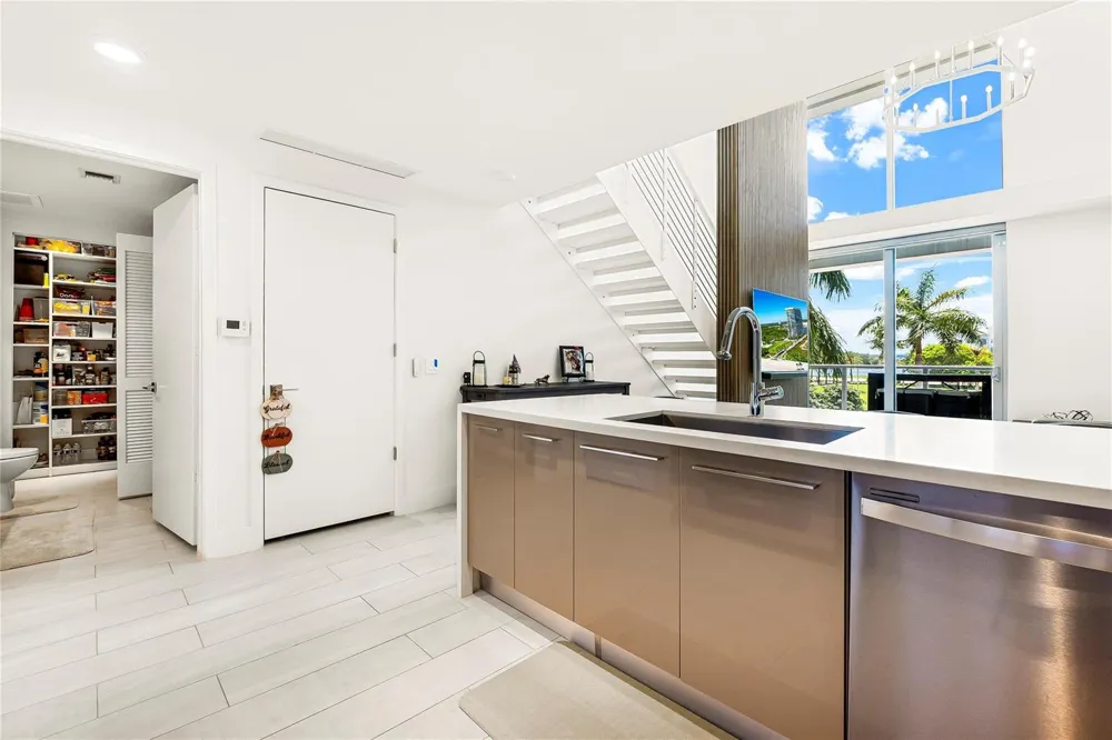 2000 METROPICA WAY #216 Sunrise, FL 33323