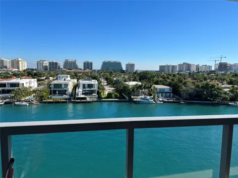 9261 E Bay Harbor Dr #503