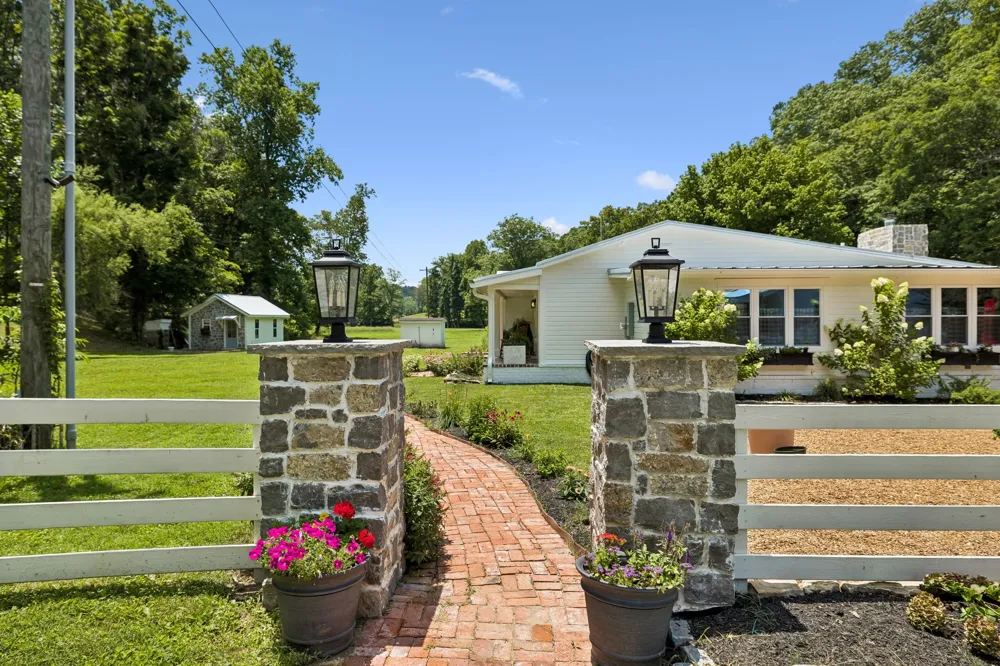 8188 Shoals Branch Rd Primm Springs, TN 38476