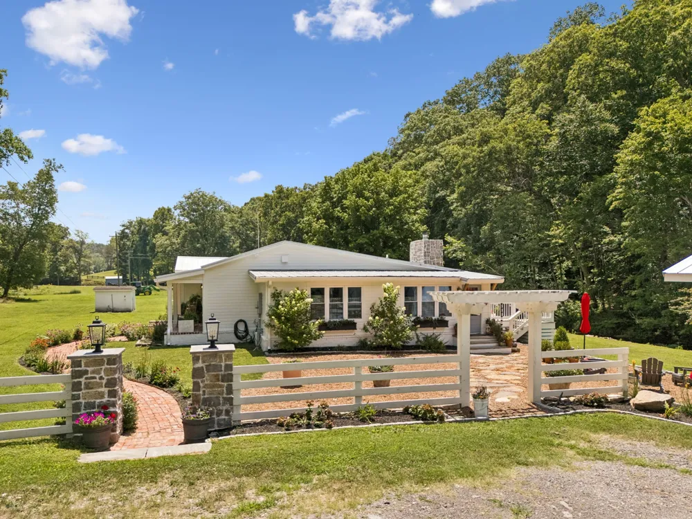 8188 Shoals Branch Rd Primm Springs, TN 38476