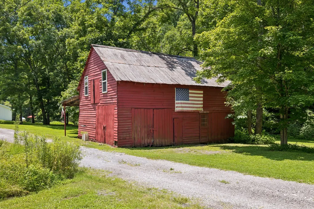 8188 Shoals Branch Rd Primm Springs, TN 38476