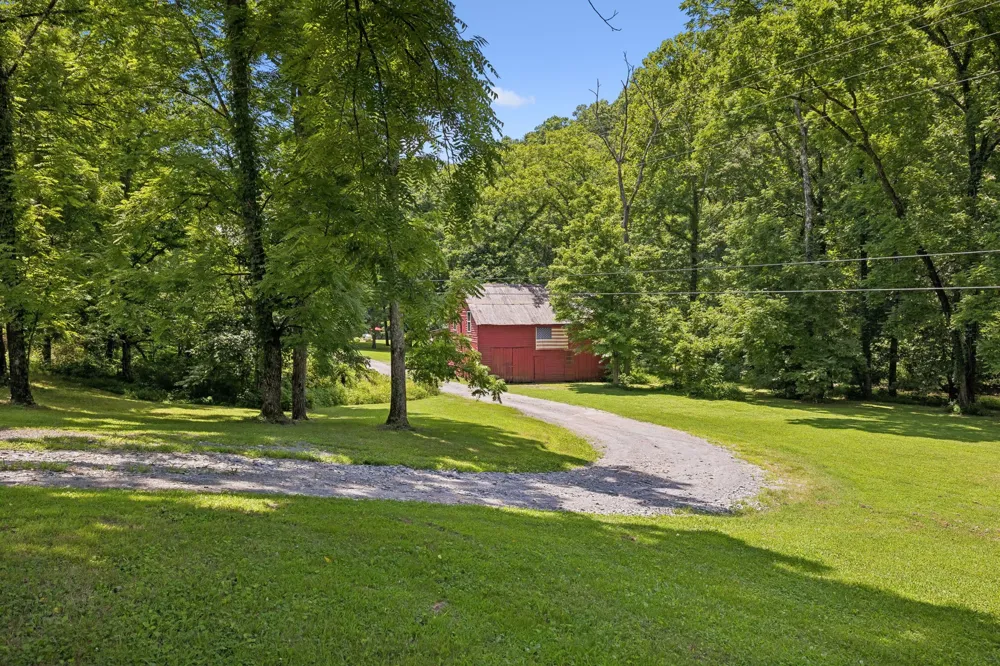 8188 Shoals Branch Rd Primm Springs, TN 38476