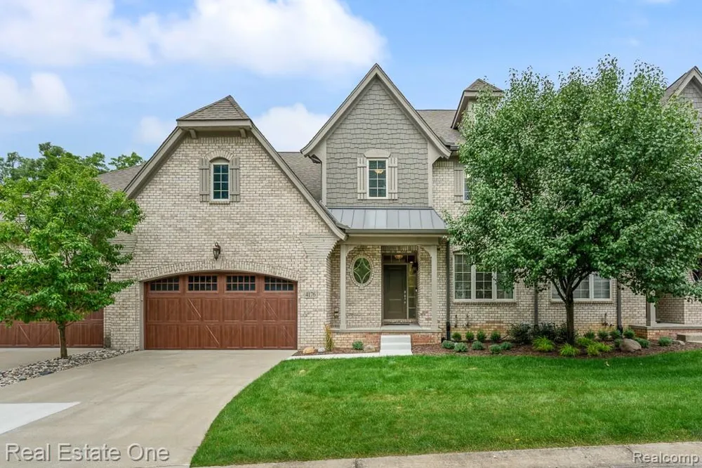 4176 Oak Arbor Court Rochester City, MI 48306