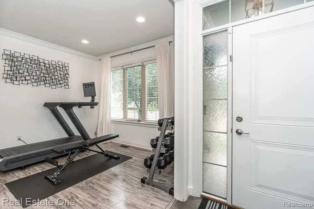 4176 Oak Arbor Court Rochester City, MI 48306