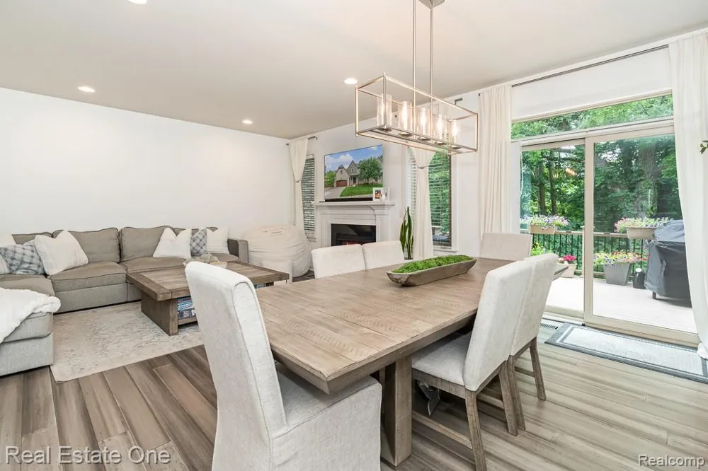4176 Oak Arbor Court Rochester City, MI 48306