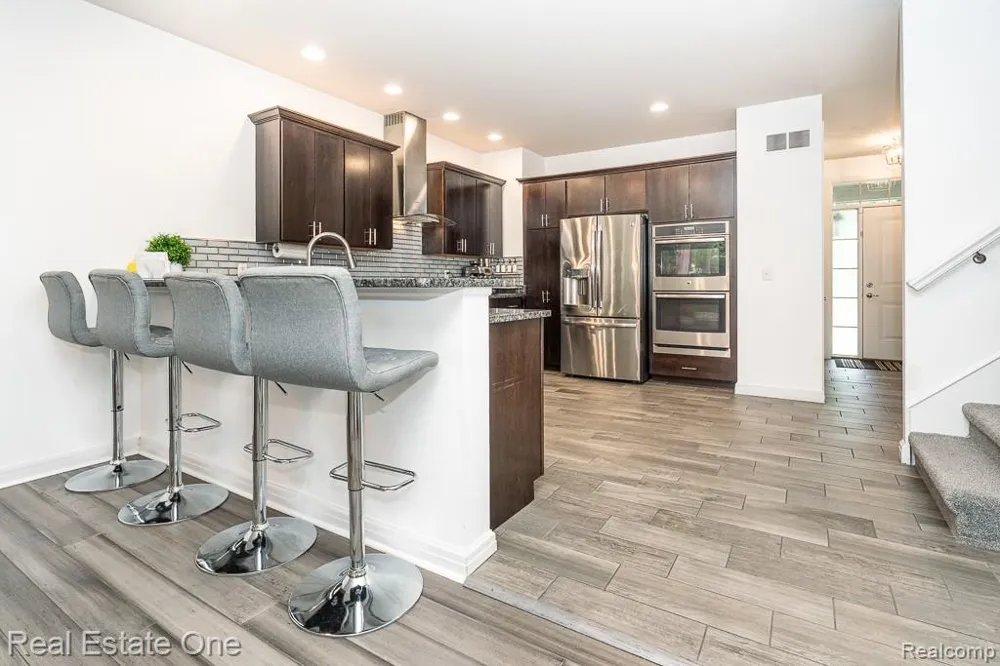 4176 Oak Arbor Court Rochester City, MI 48306
