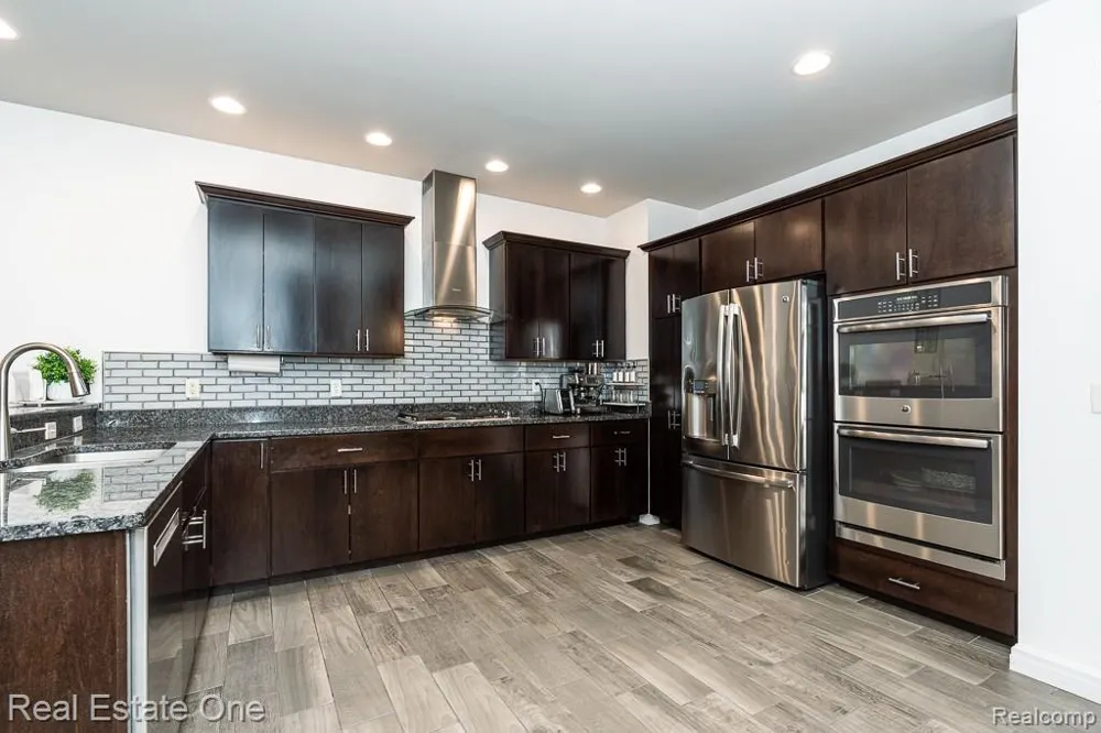 4176 Oak Arbor Court Rochester City, MI 48306
