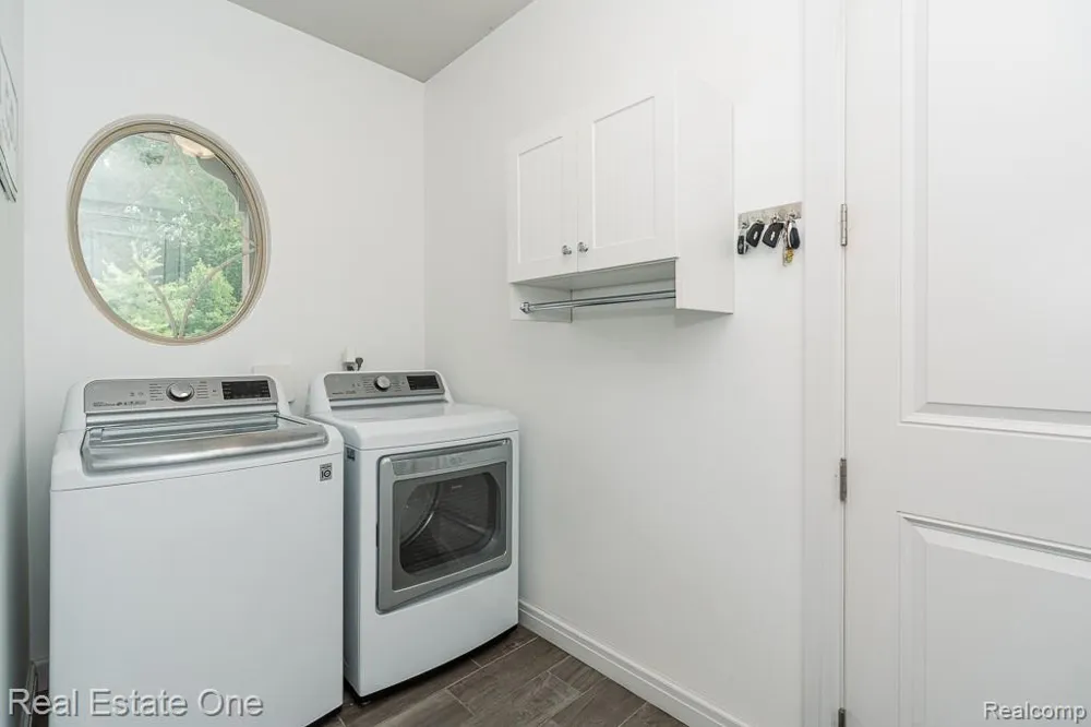 4176 Oak Arbor Court Rochester City, MI 48306