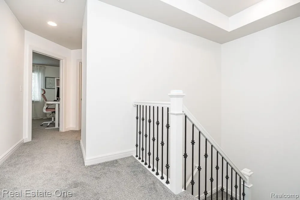 4176 Oak Arbor Court Rochester City, MI 48306