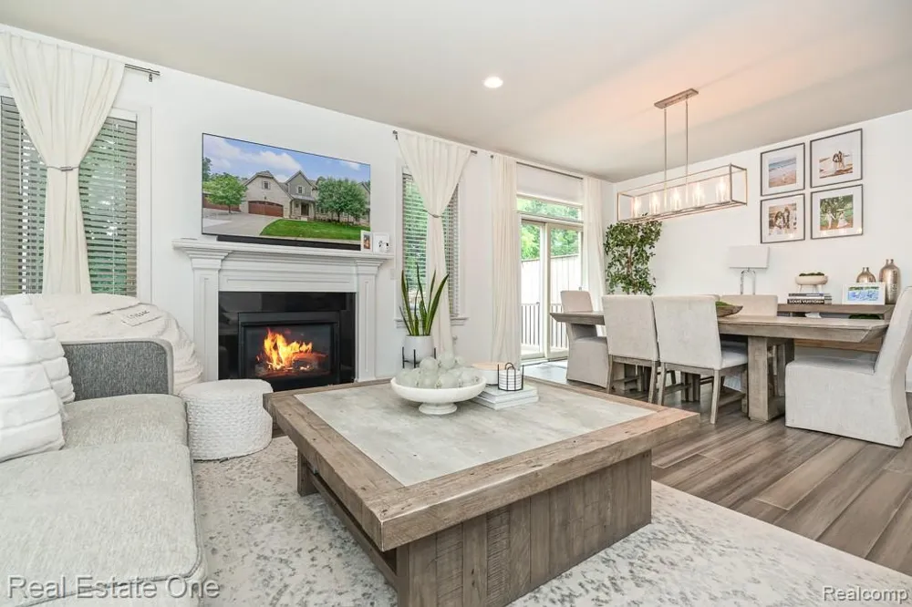 4176 Oak Arbor Court Rochester City, MI 48306