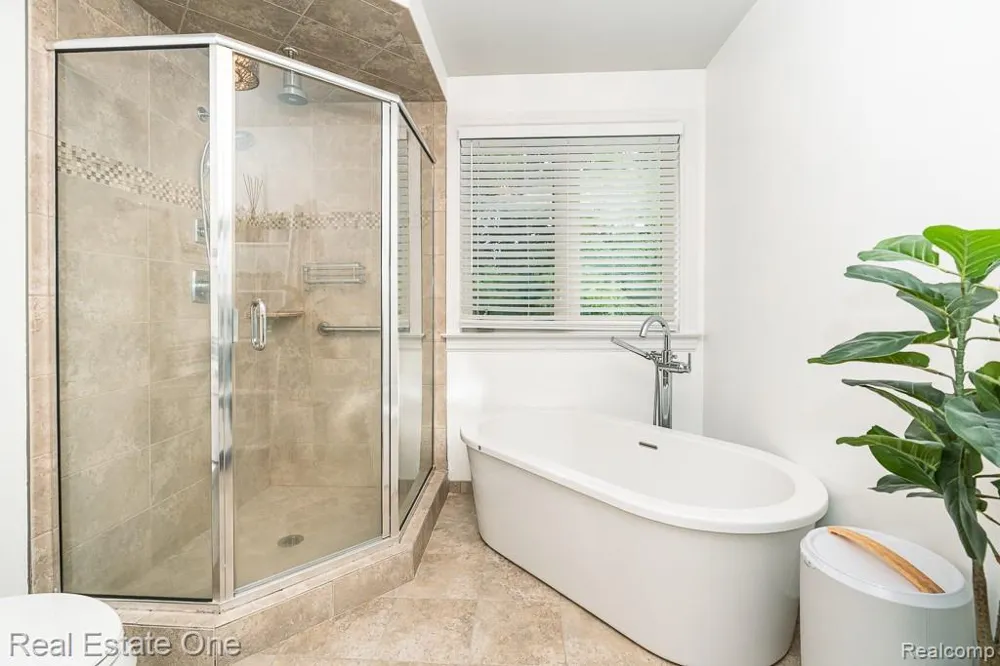4176 Oak Arbor Court Rochester City, MI 48306