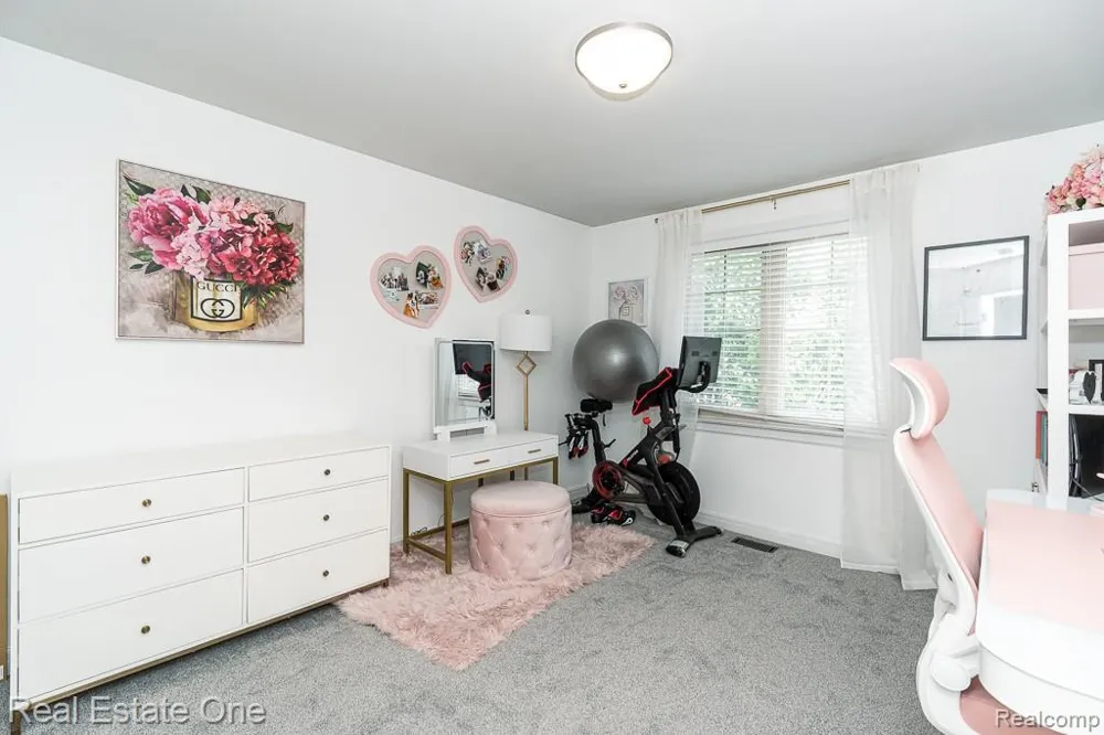 4176 Oak Arbor Court Rochester City, MI 48306