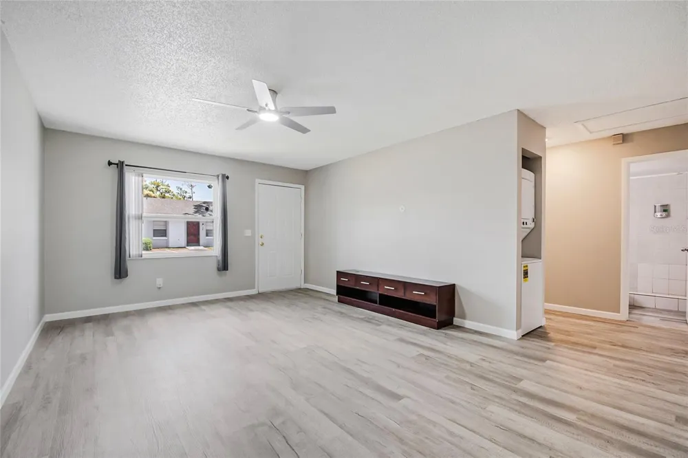 106 LAKE VILLA WAY Kissimmee, FL 34743