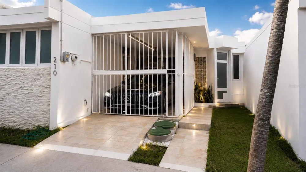 210 CALLE FIRMAMENTO Carolina, PR 00979