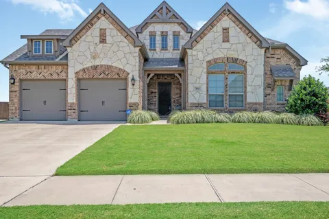 834 Rustic Trail