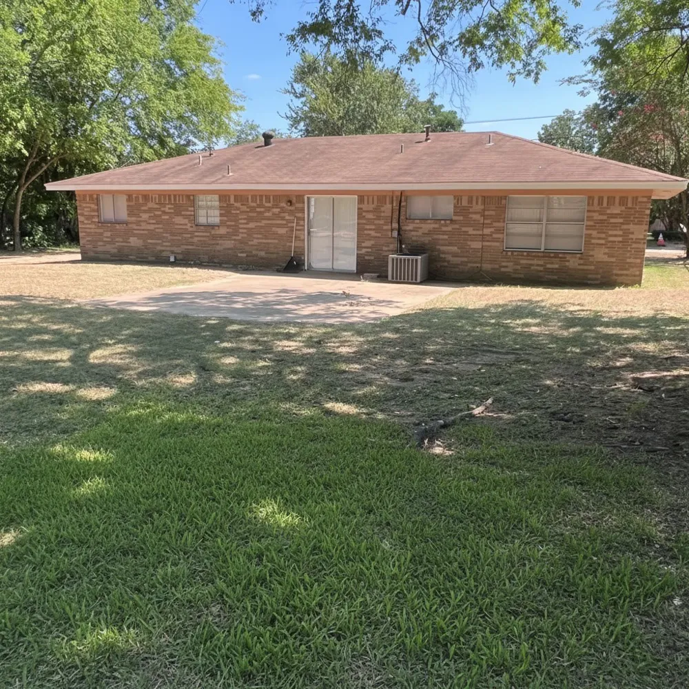 403 Montgomery Street Pittsburg, TX 75686
