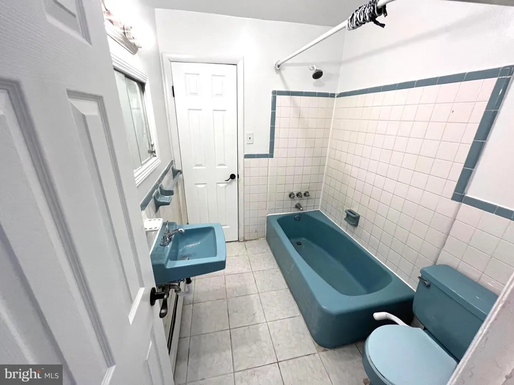 6010 BINGHAM STREET #2B Philadelphia, PA 19111