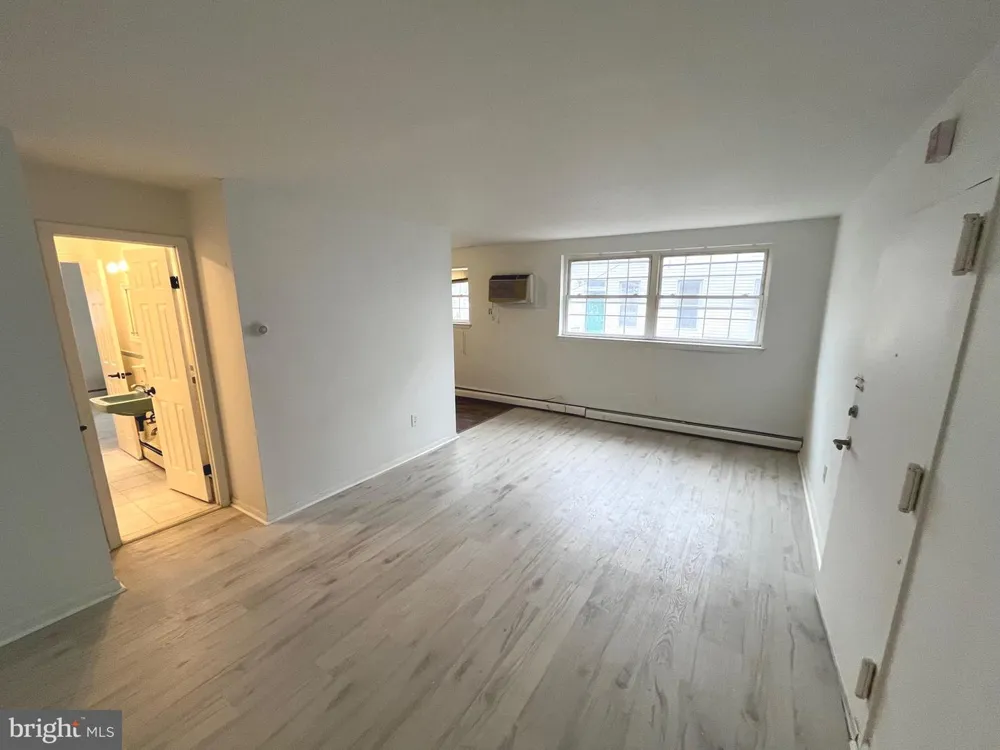 6010 BINGHAM STREET #2B Philadelphia, PA 19111