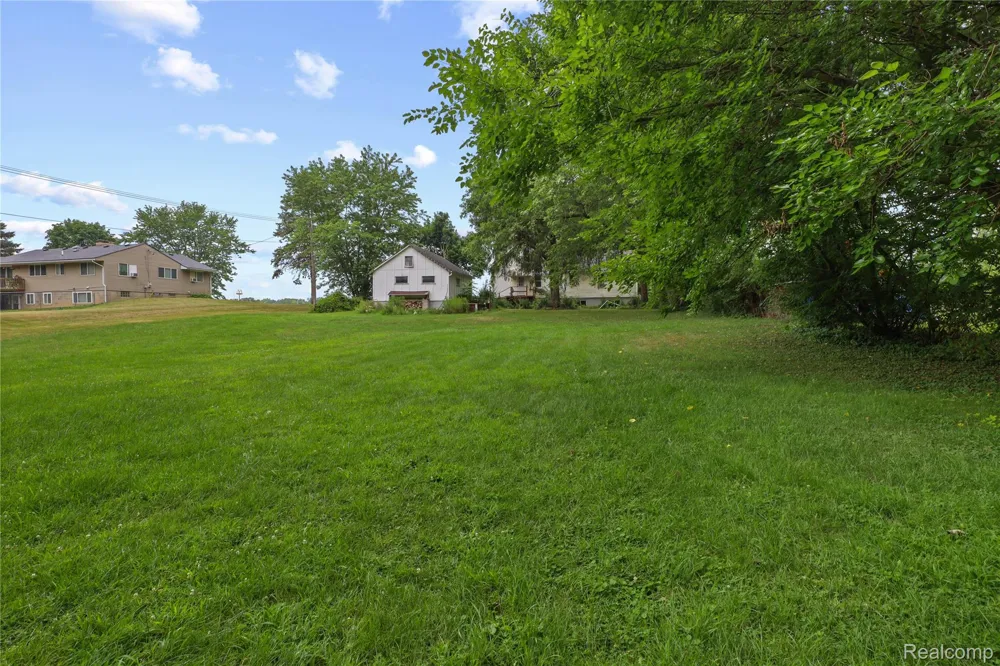 10835 Fieldcrest Drive Green Oak Township, MI 48116