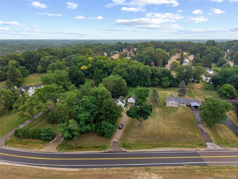 10835 Fieldcrest Drive Green Oak Township, MI 48116