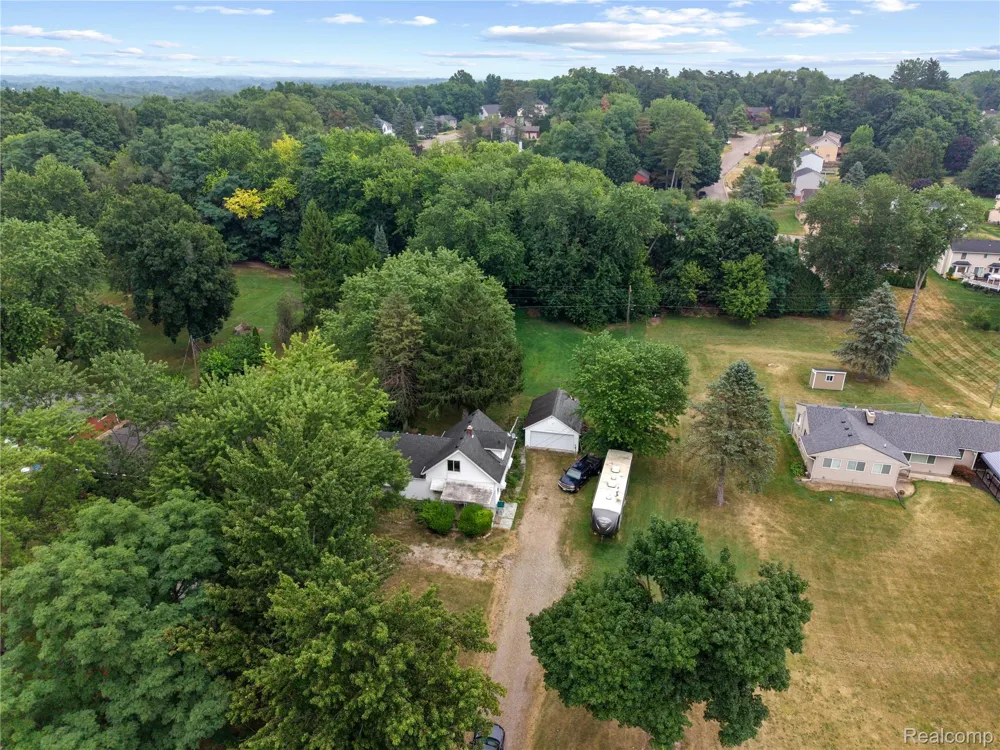 10835 Fieldcrest Drive Green Oak Township, MI 48116