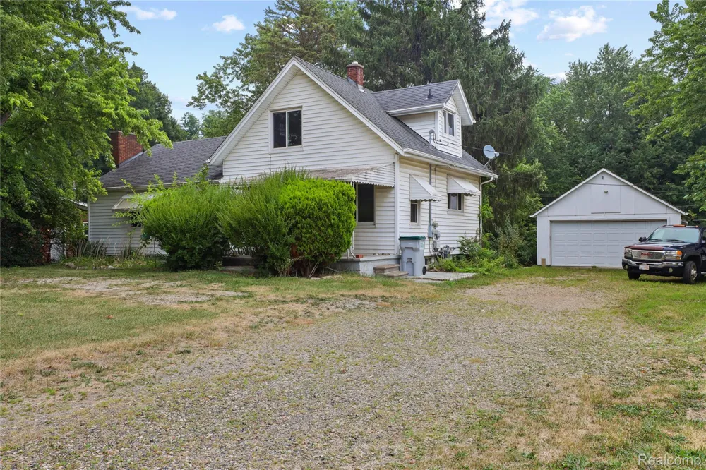 10835 Fieldcrest Drive Green Oak Township, MI 48116