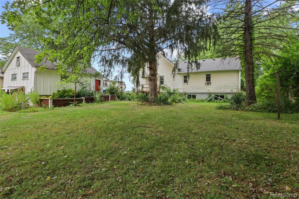 10835 Fieldcrest Drive Green Oak Township, MI 48116