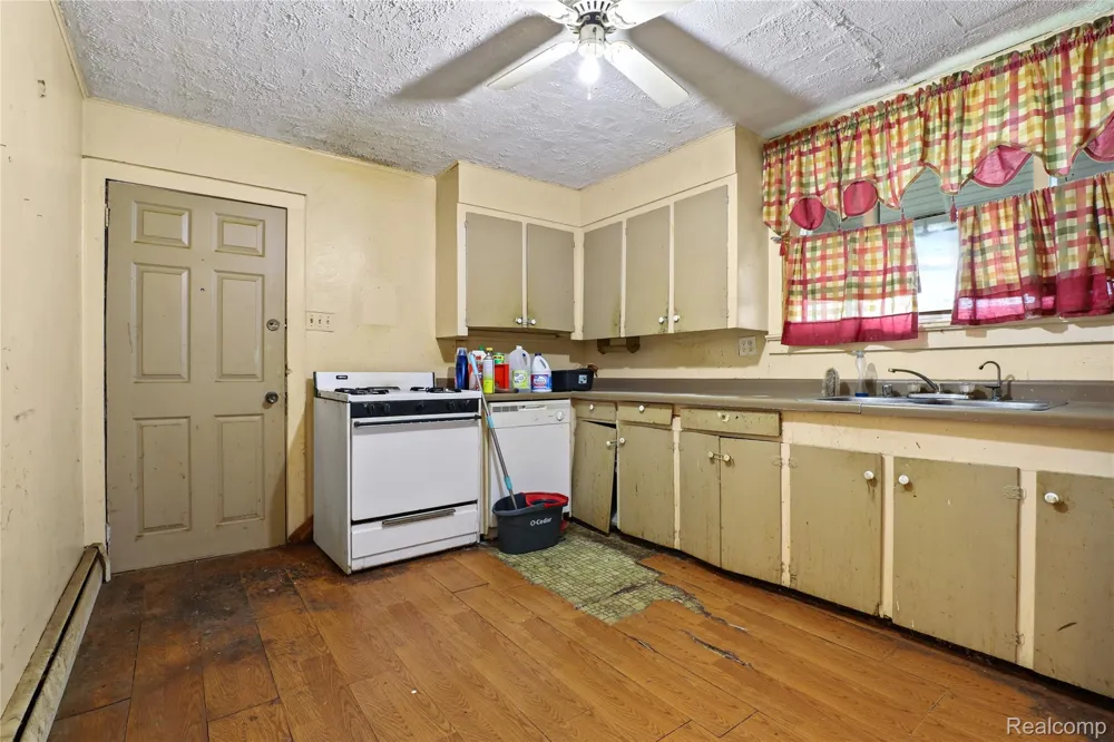 10835 Fieldcrest Drive Green Oak Township, MI 48116