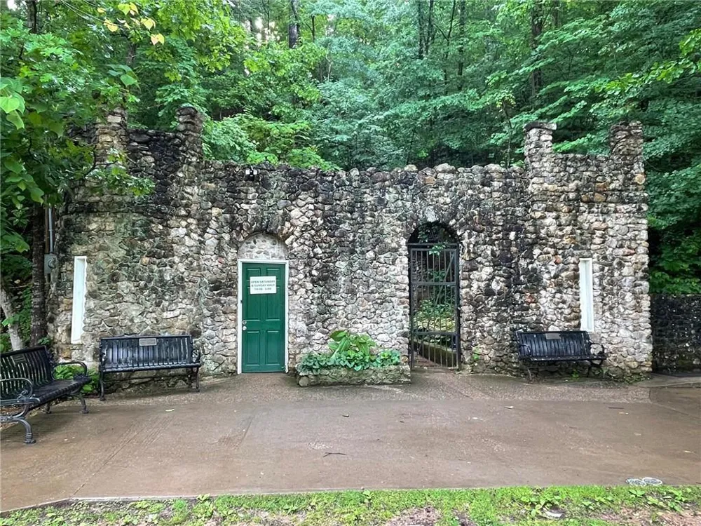 TR 1A Chalcrest Way Cave Spring, GA 30124