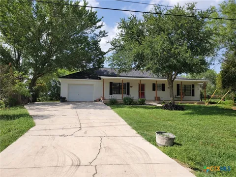 136 Royal Crest Circle