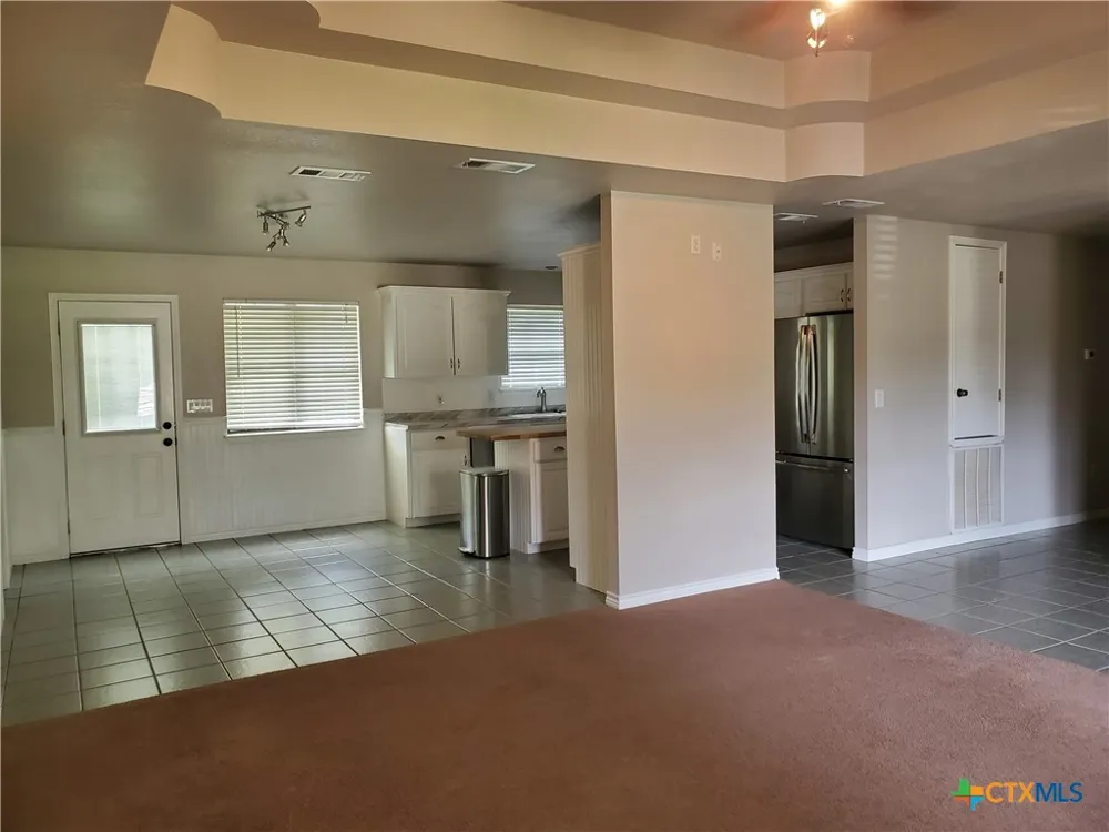 136 Royal Crest Circle Seguin, TX 78155