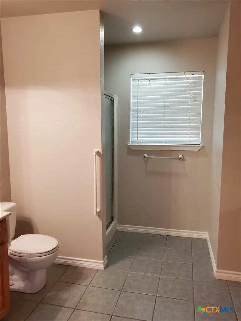 136 Royal Crest Circle Seguin, TX 78155