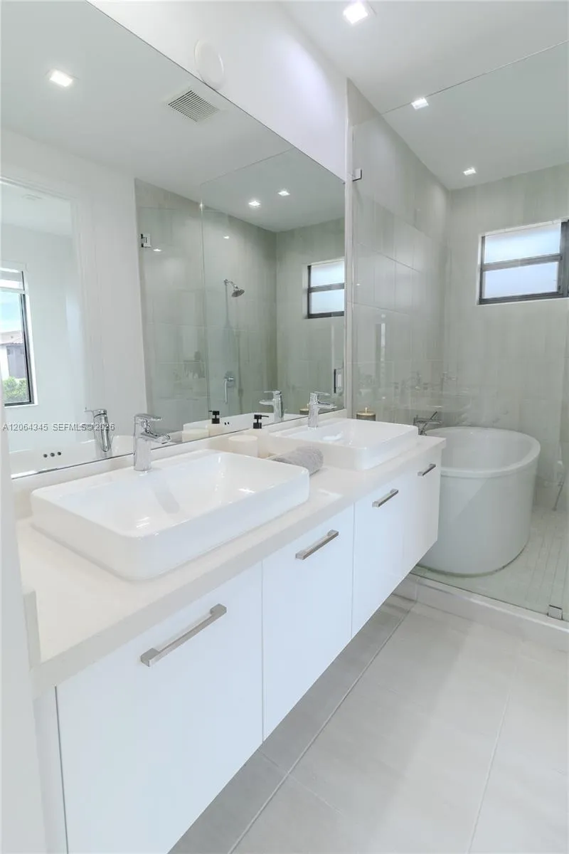 4311 NW 82nd Ave Doral, FL 33166