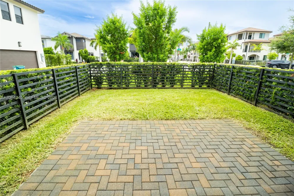 4311 NW 82nd Ave Doral, FL 33166