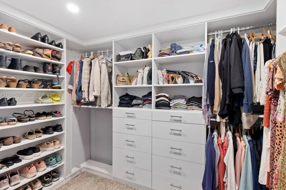 161 Crandon Blvd #317 Key Biscayne, FL 33149