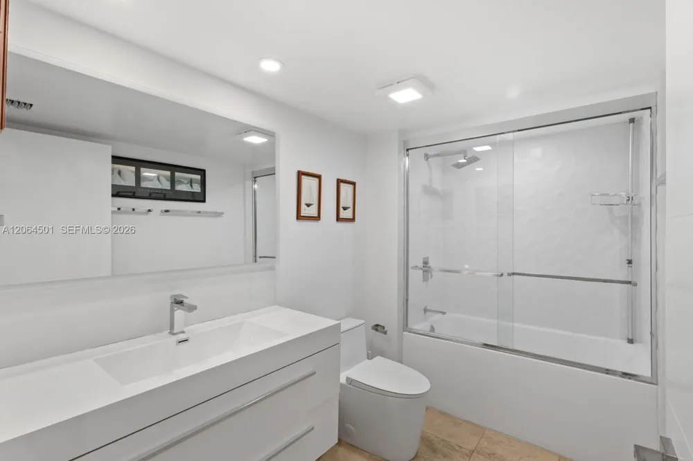 161 Crandon Blvd #317 Key Biscayne, FL 33149