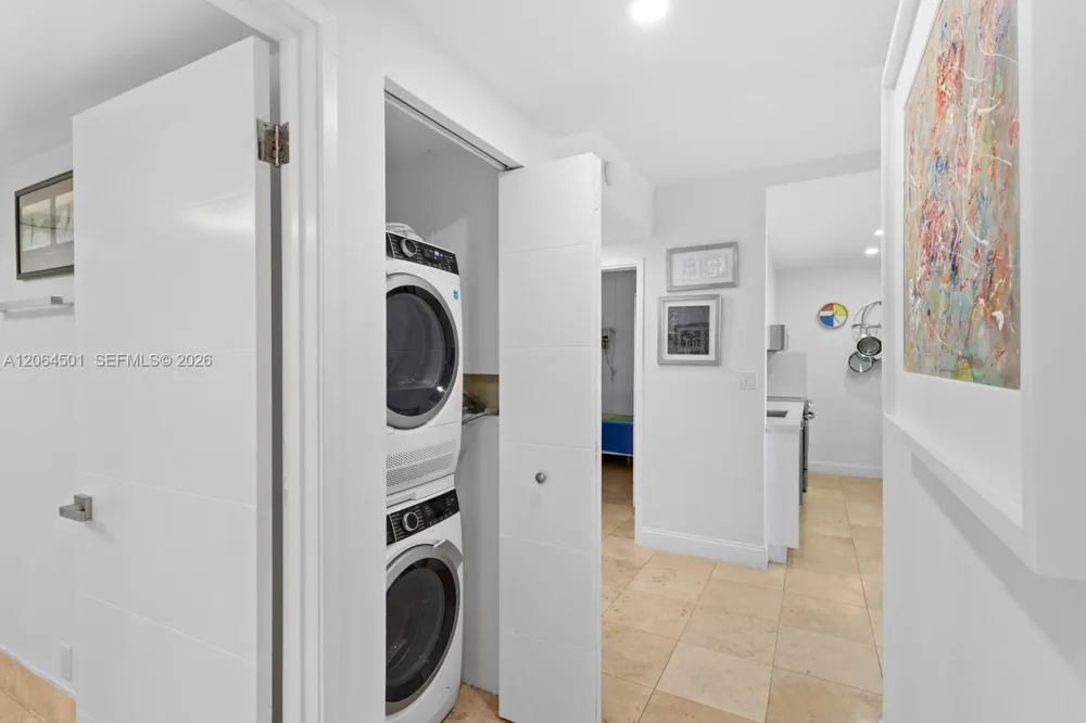 161 Crandon Blvd #317 Key Biscayne, FL 33149