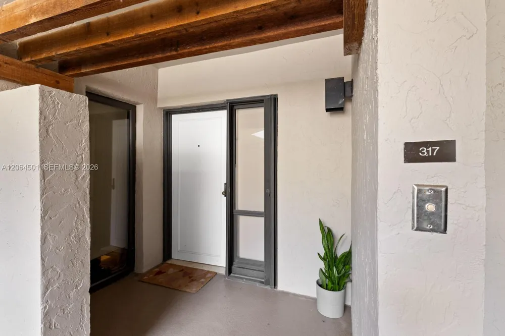 161 Crandon Blvd #317 Key Biscayne, FL 33149