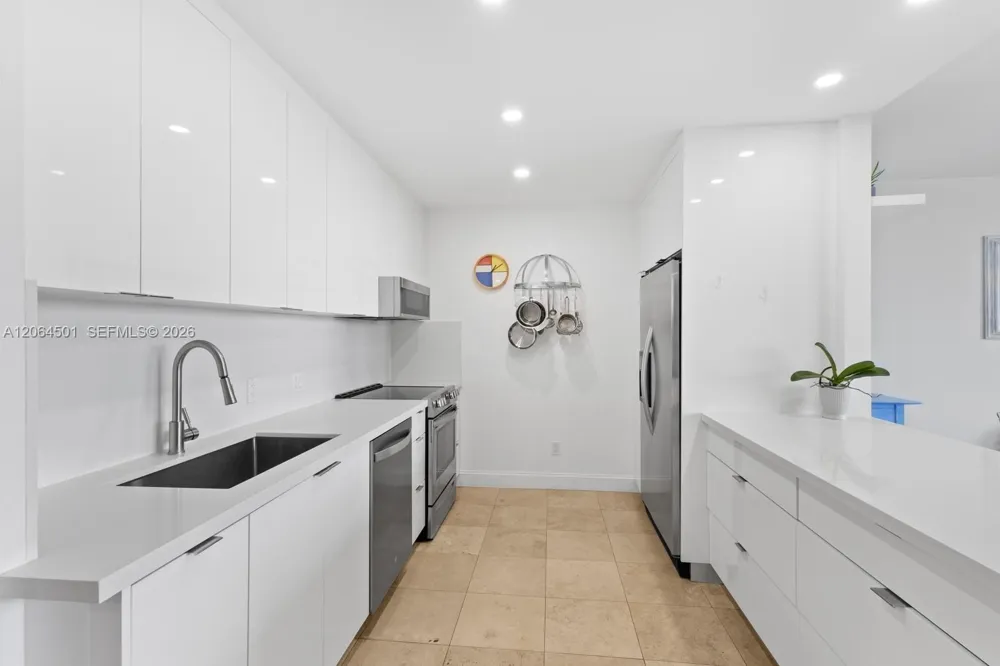 161 Crandon Blvd #317 Key Biscayne, FL 33149