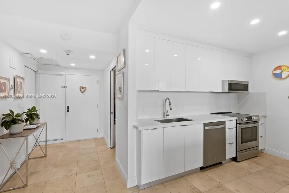 161 Crandon Blvd #317 Key Biscayne, FL 33149
