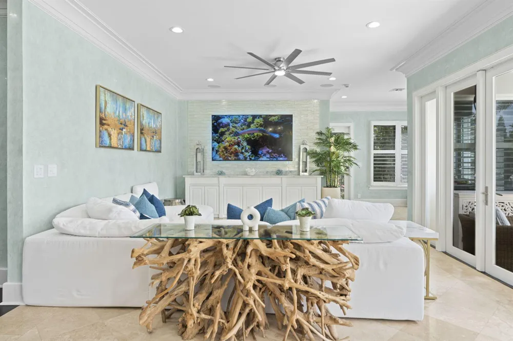 1780 SE 9th Street Fort Lauderdale, FL 33316