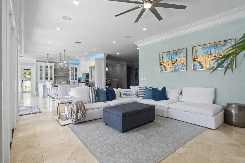 1780 SE 9th Street Fort Lauderdale, FL 33316