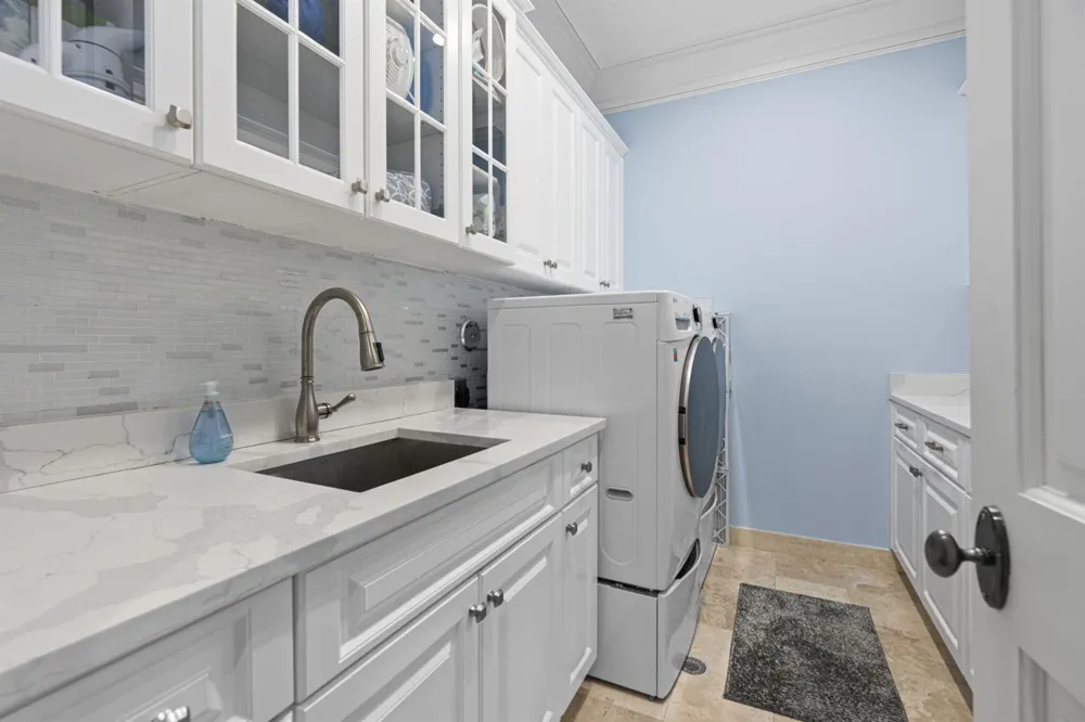 1780 SE 9th Street Fort Lauderdale, FL 33316